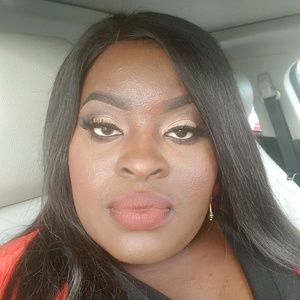 Meet your Posher, Valerie